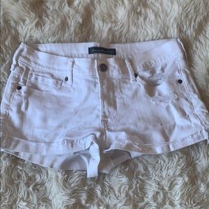 Abercrombie ripped white low rise jean shorts!